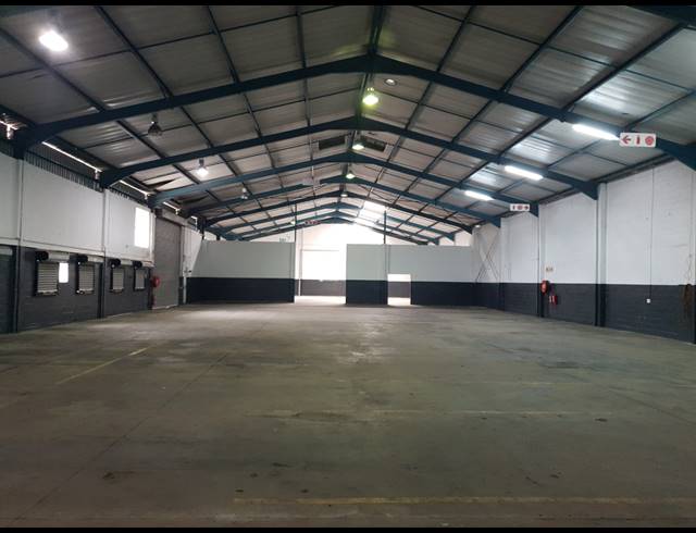 3,260M² WAREHOUSE TO LET IN KILLARNEY GARDENS